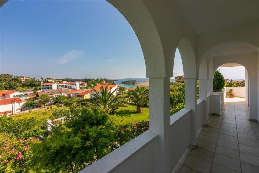 Apartment A1, for 5 persons