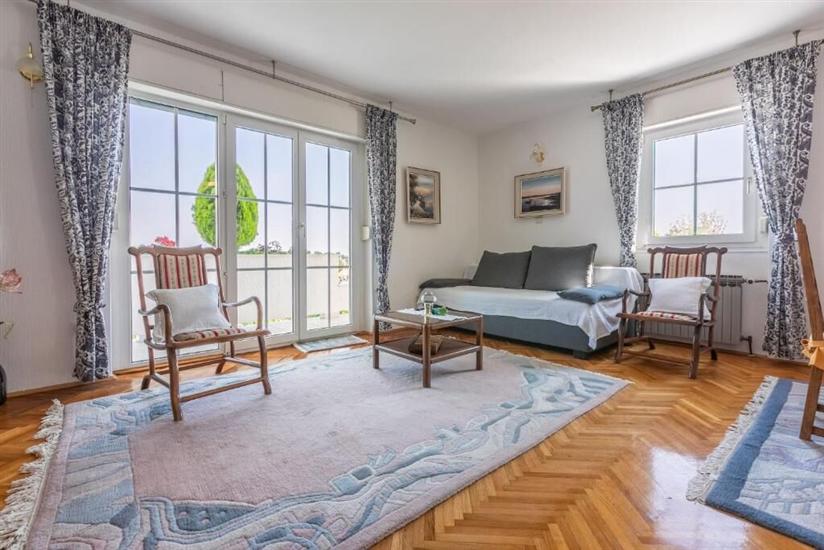 Apartment A1, for 5 persons