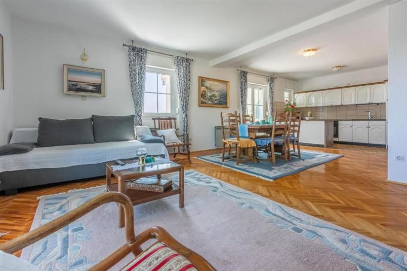 Apartment A1, for 5 persons