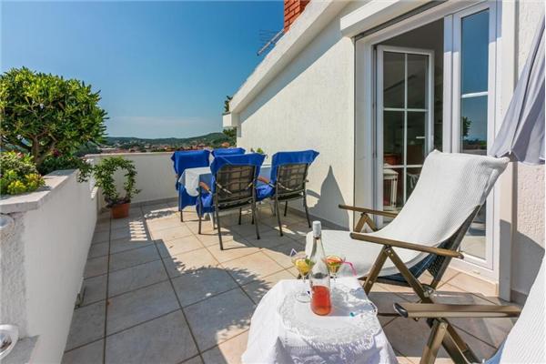 Apartment A4, for 6 persons