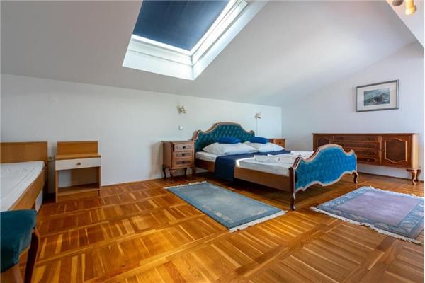 Apartment A4, for 6 persons