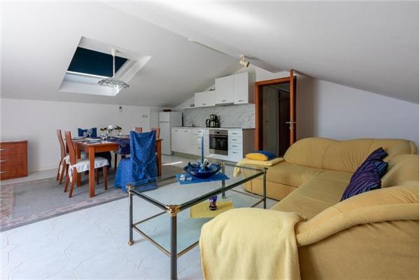 Apartment A4, for 6 persons