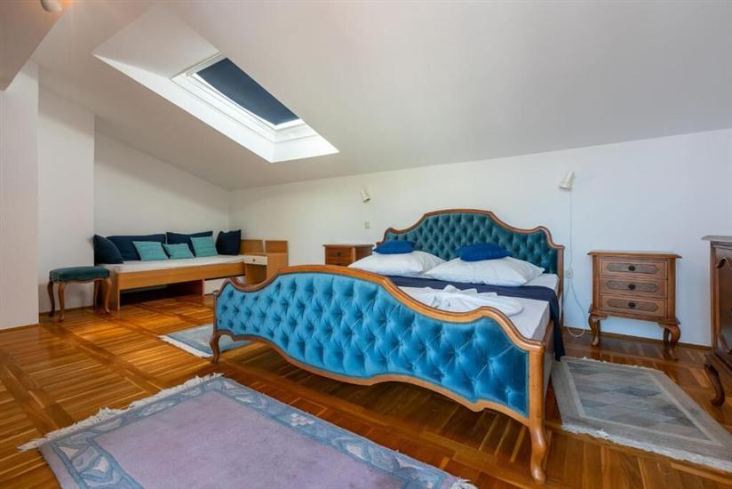 Apartment A4, for 6 persons