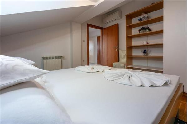 Apartment A4, for 6 persons