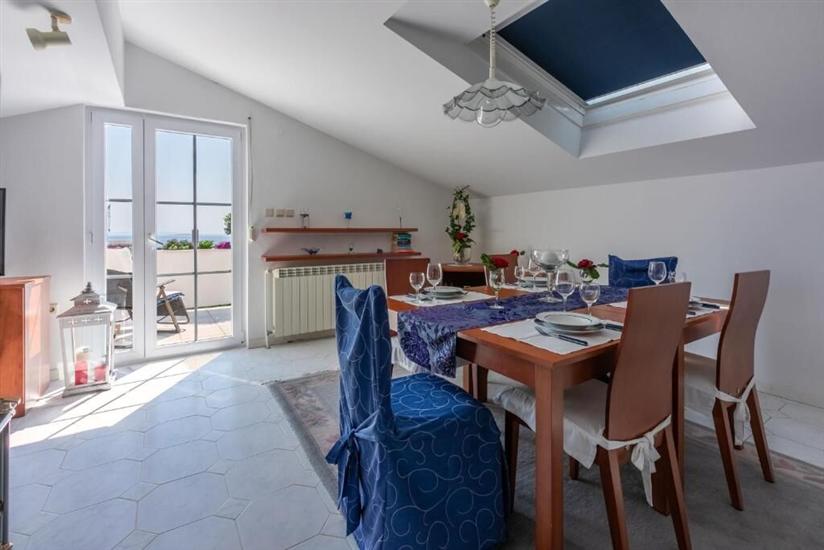 Apartment A4, for 6 persons