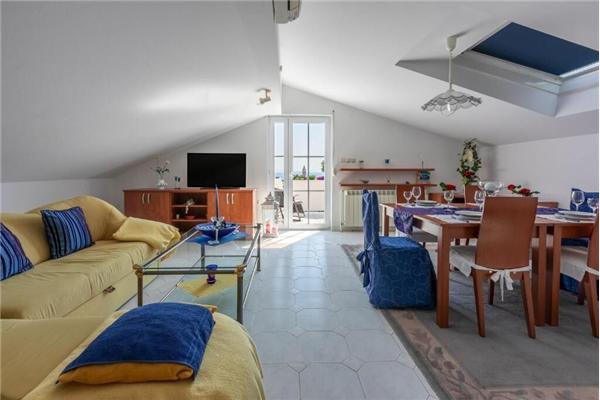 Apartment A4, for 6 persons