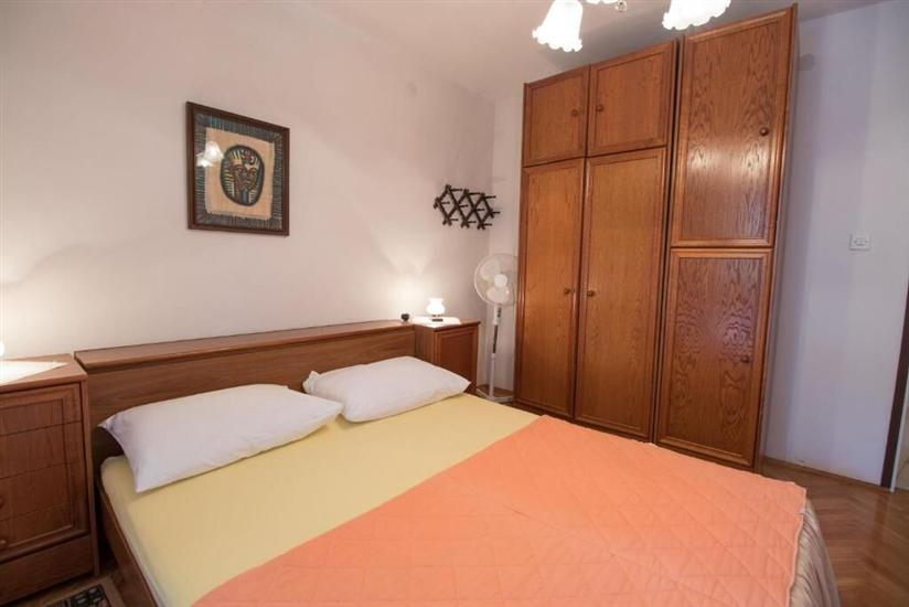 Apartment A1, for 6 persons