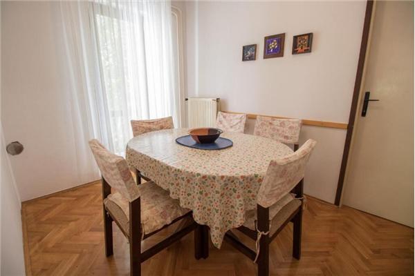 Apartment A1, for 6 persons