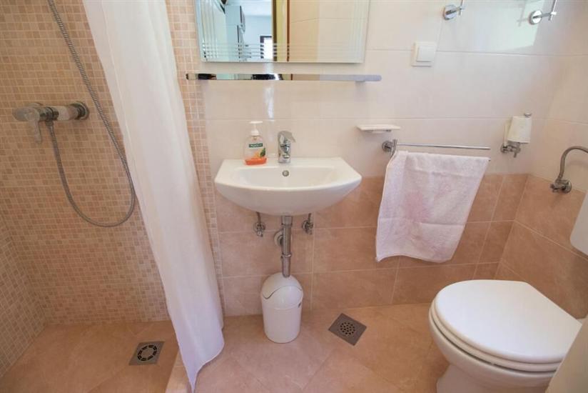 Apartment A1, for 6 persons