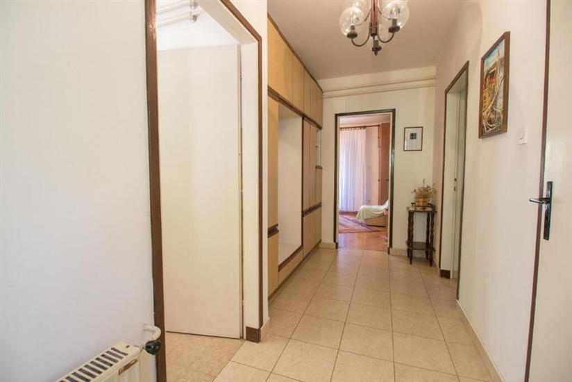 Apartment A1, for 6 persons