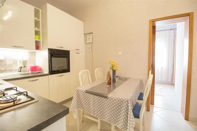 Apartment A1, for 5 persons