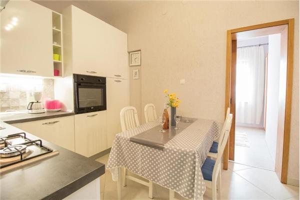 Apartment A1, for 5 persons