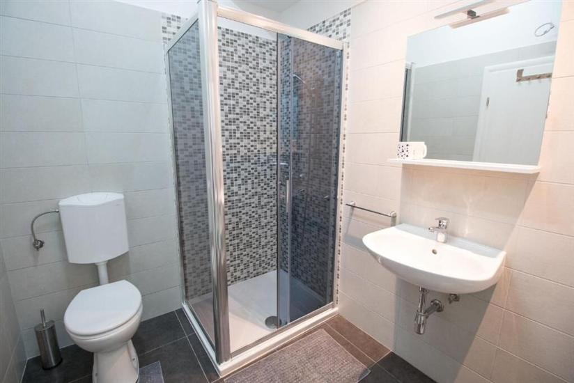 Apartment A1, for 5 persons