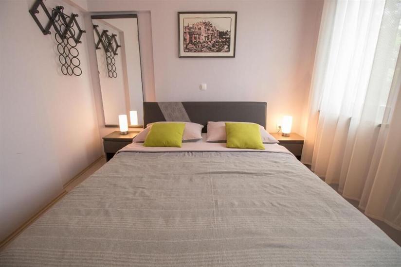 Apartment A1, for 5 persons