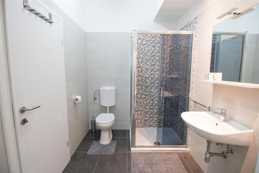 Apartment A1, for 5 persons