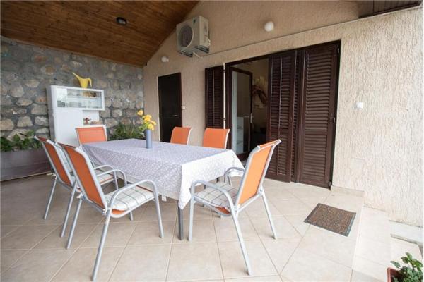 Apartment A1, for 5 persons