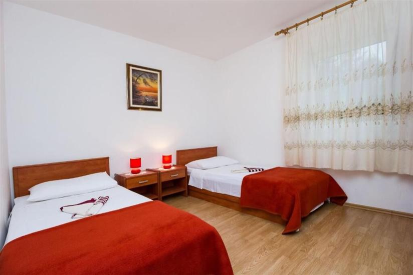 Apartment A1, for 6 persons