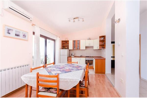 Apartment A2, for 5 persons
