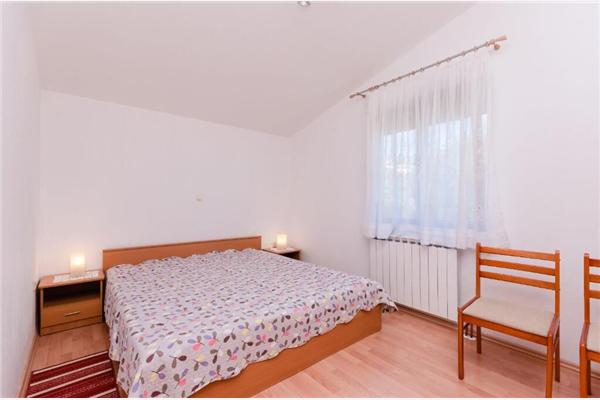 Apartment A2, for 5 persons