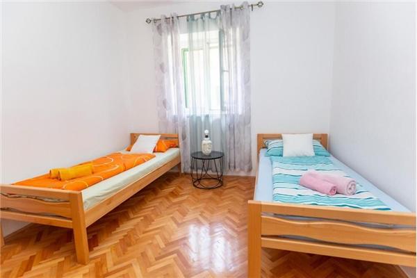 Apartment A1, for 6 persons