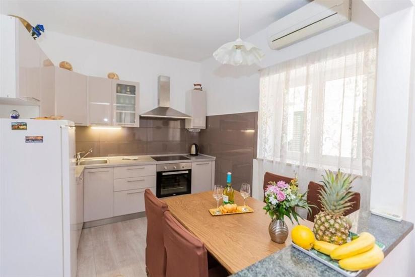 Apartment A1, for 6 persons