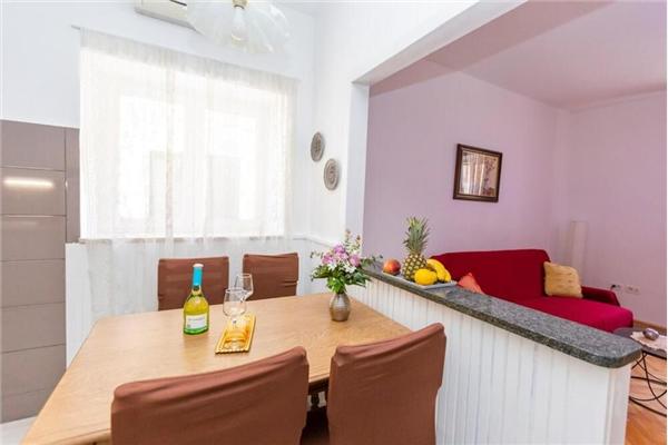 Apartment A1, for 6 persons