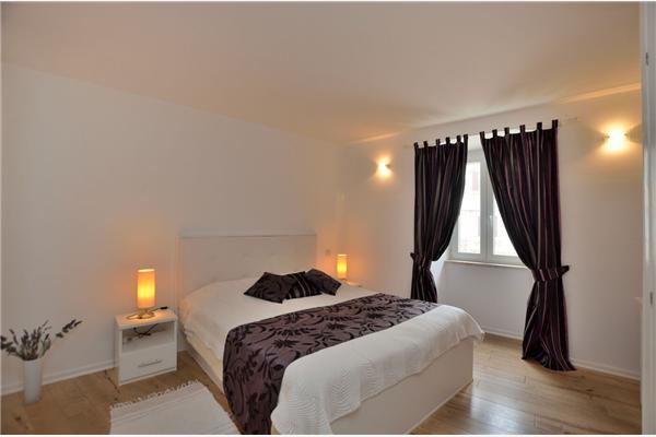 Room S1, for 2 persons