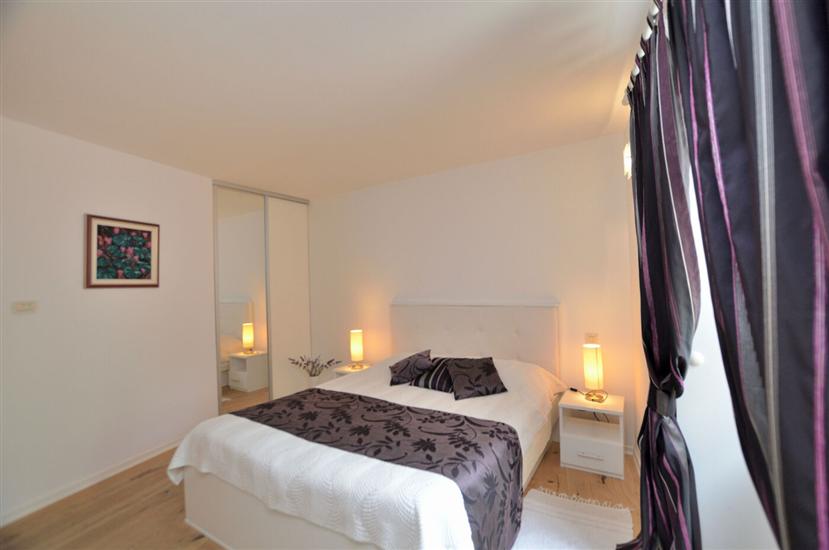 Room S3, for 2 persons