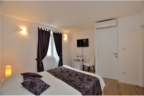 Room S3, for 2 persons