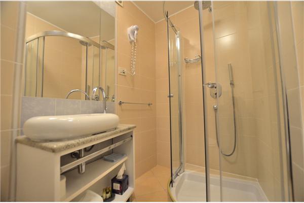 Room S3, for 2 persons