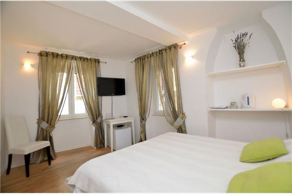 Room S2, for 2 persons