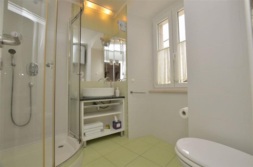 Room S2, for 2 persons