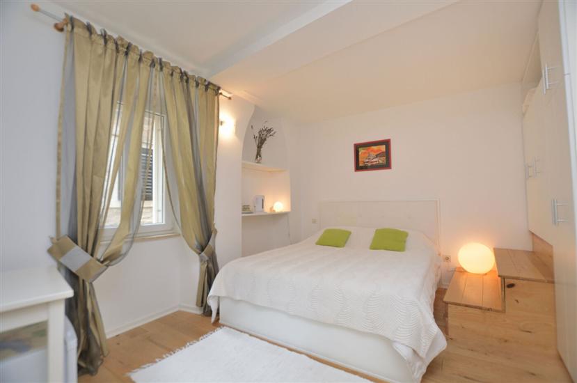 Room S4, for 2 persons