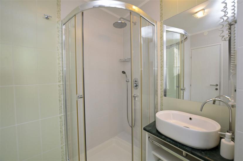 Room S4, for 2 persons