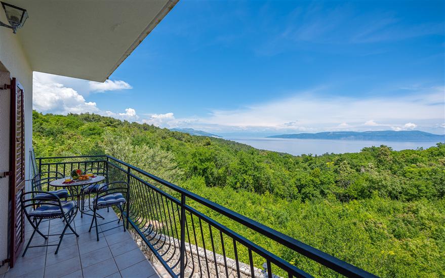 Apartment A4, for 5 persons