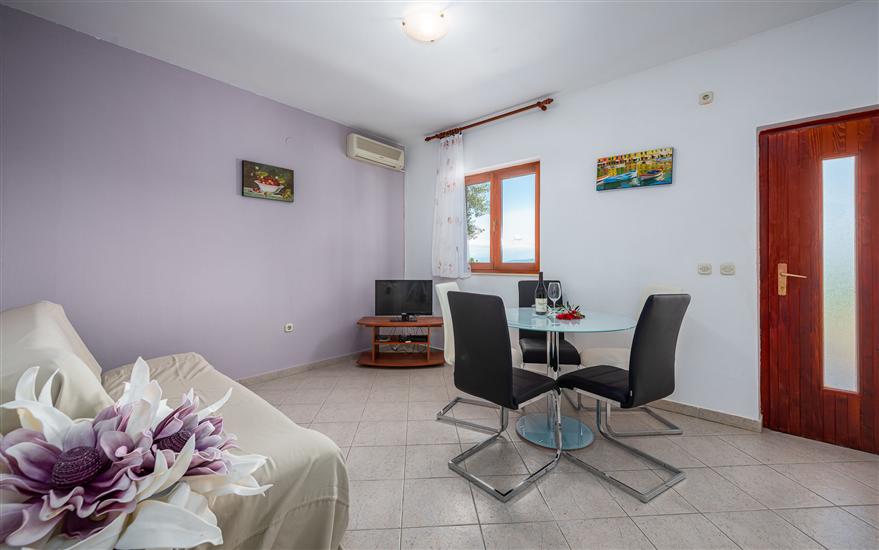Apartment A5, for 5 persons