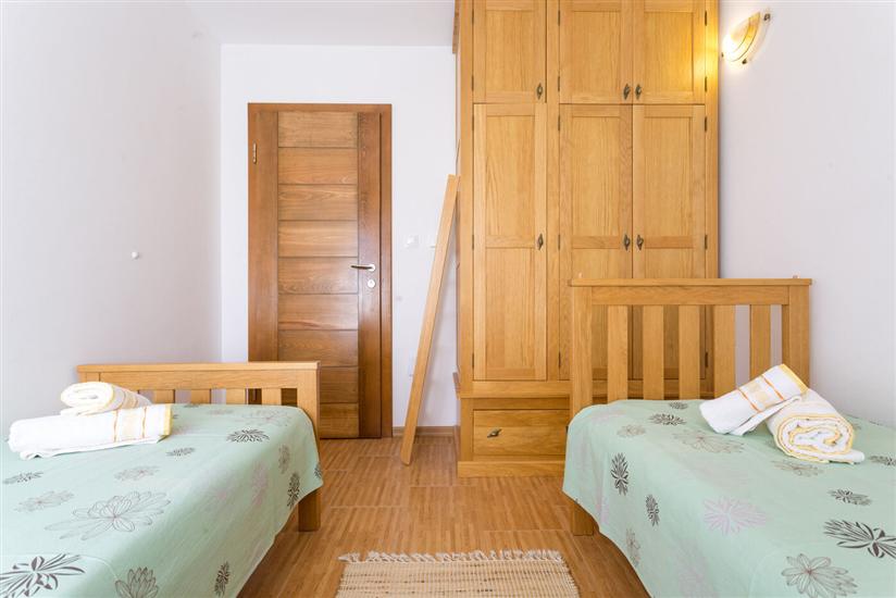 House K1, for 10 persons