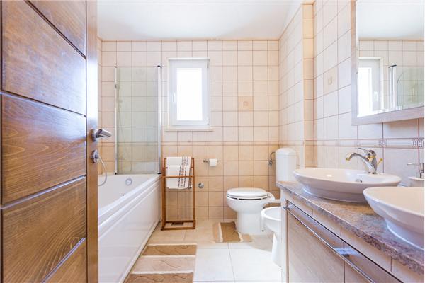 House K1, for 10 persons