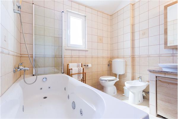 House K1, for 10 persons