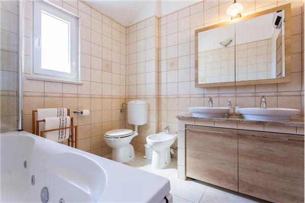 House K1, for 10 persons