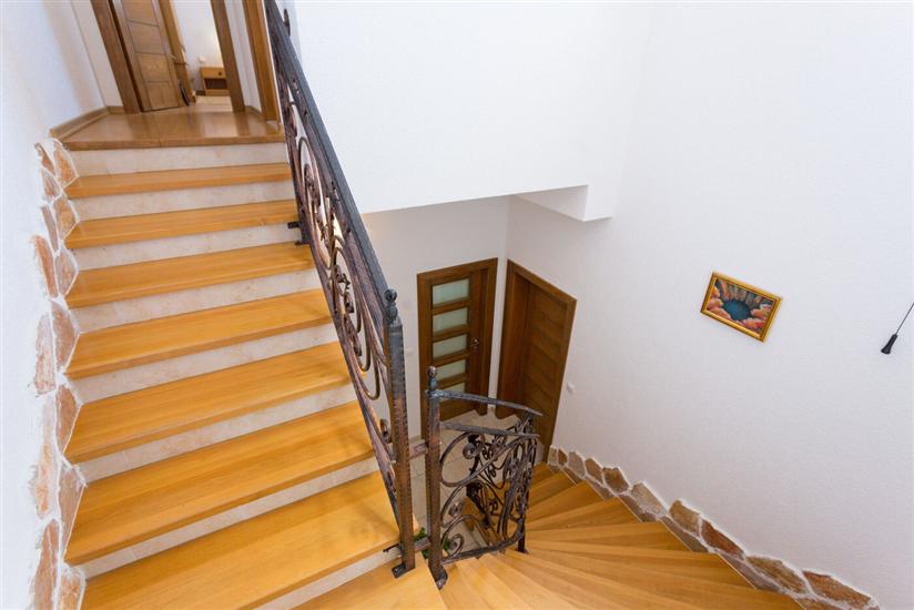 House K1, for 10 persons