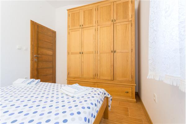 House K1, for 10 persons