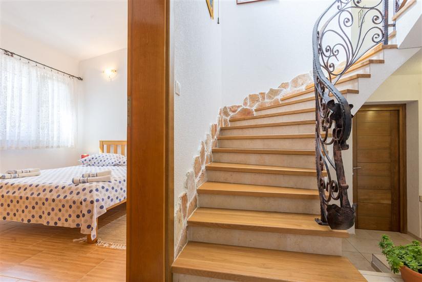 House K1, for 10 persons