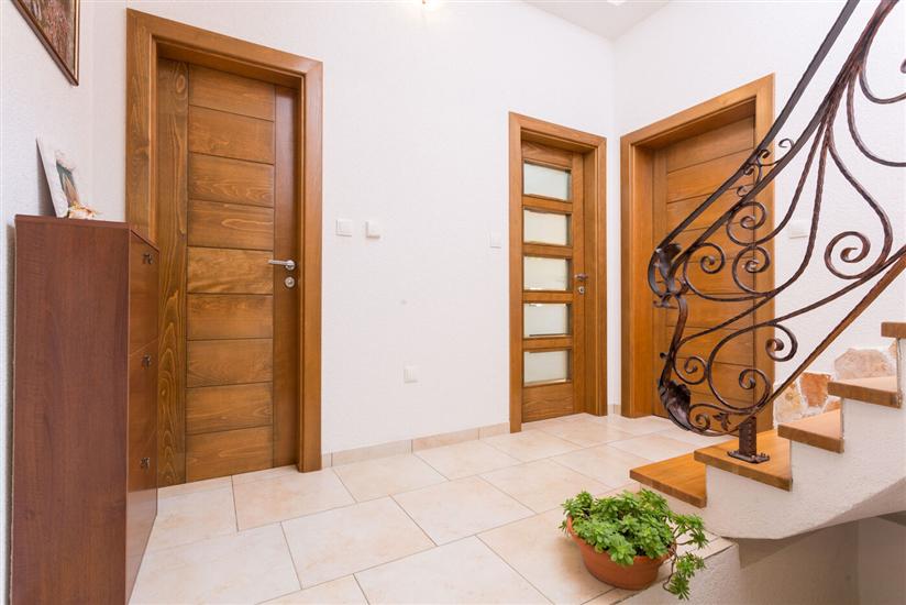 House K1, for 10 persons