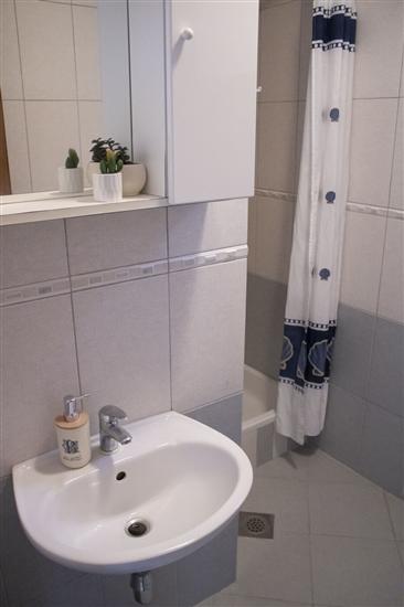 Apartment A8, for 4 persons