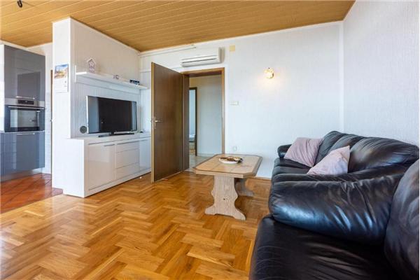 Apartment A1, for 6 persons