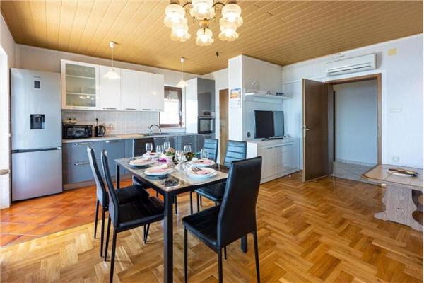 Apartment A1, for 6 persons