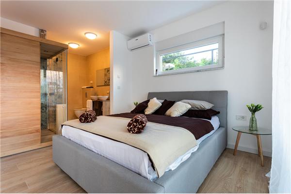 House K1, for 8 persons