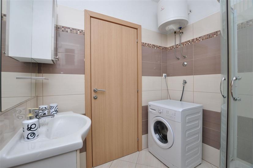 Apartment A1, for 6 persons