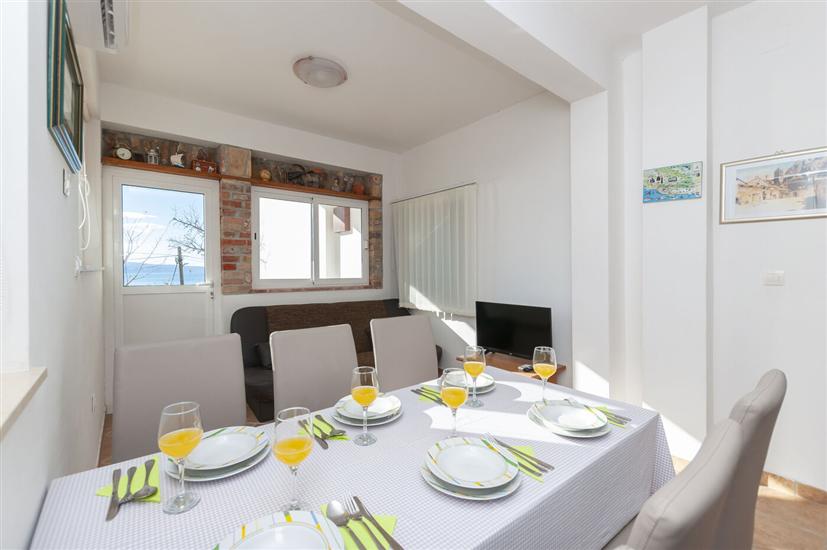 Apartment A1, for 6 persons